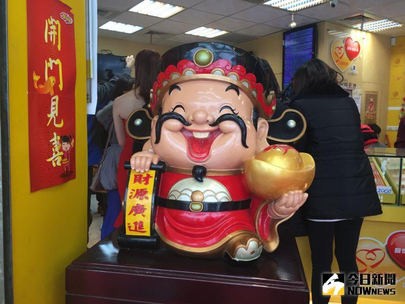威力彩端午加碼，今（12）晚頭獎上看5.5億。星座命理專家指出，4星座、4生肖財運旺有機會抱回大獎，分享3下注吉時。 示意圖／資料照，記者顏真真攝