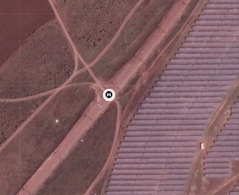 俄軍仰賴此路橋作為物資補給路線，如今已被烏軍炸毀。 圖片翻攝自推特＠AndrewPerpetua