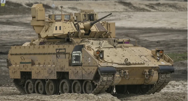 16 輛美軍援烏的M2A2 布萊德雷步兵戰車，在過去3天內慘遭摧毀。 圖 : 翻攝自環球網