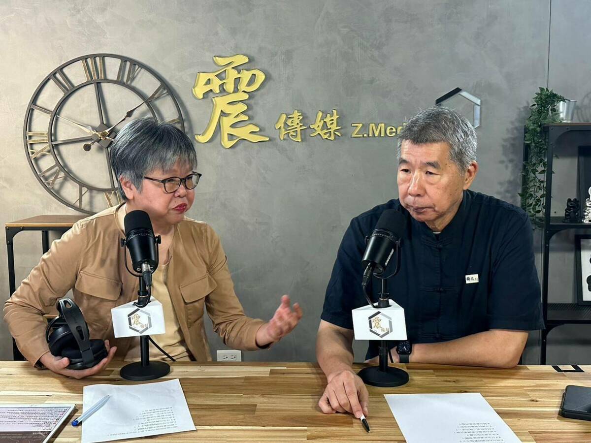張亞中接受《新聞不芹菜》主持人黃光芹節目專訪。 圖：震傳媒《新聞不芹菜》/提供