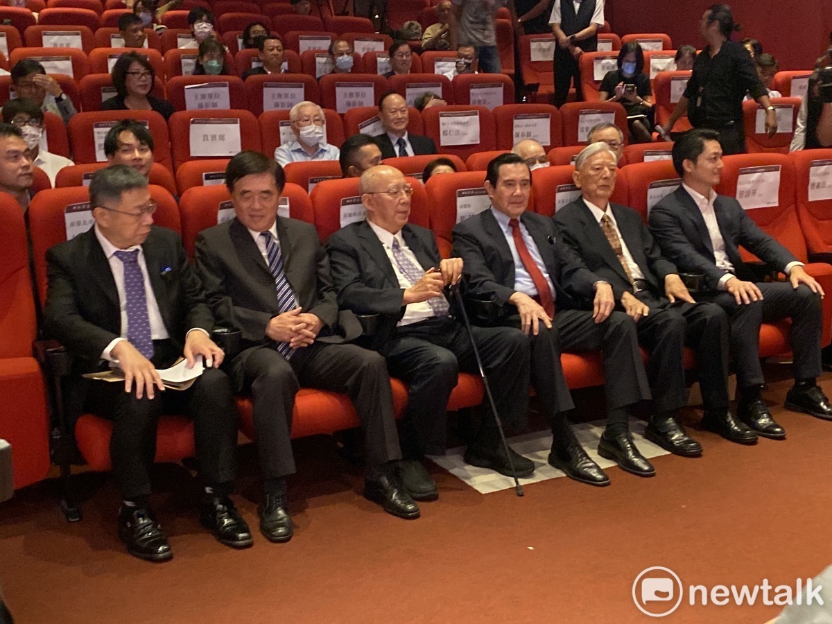 歷屆台北市長，現任市長蔣萬安（右起）、前市長黃大洲、馬英九、吳伯雄、郝龍斌、柯文哲。 圖：周煊惠 / 攝