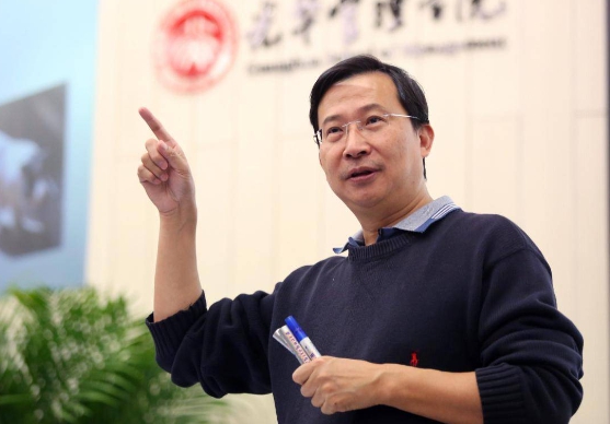 現年 61 歲的饒議是一名生物學家，曾任北京大學生命科學院院長，現職為首都醫科大學校長，由饒議所經營的「饒議科學」微信公眾號，主要內容為科普知識。 圖 : 翻攝自搜狐