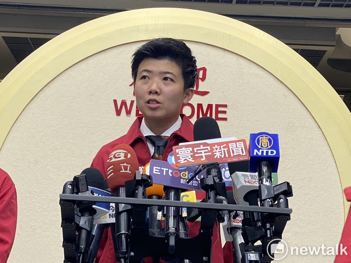 苗博雅強調，「助理費」和「特支費」性質完全不同，當過總統府副秘書長、議員的羅智強竟分不清楚，瞎扯護航，「戴上藍綠的有色眼鏡，真的會讓人看不到黑白」。 圖：周煊惠 / 攝