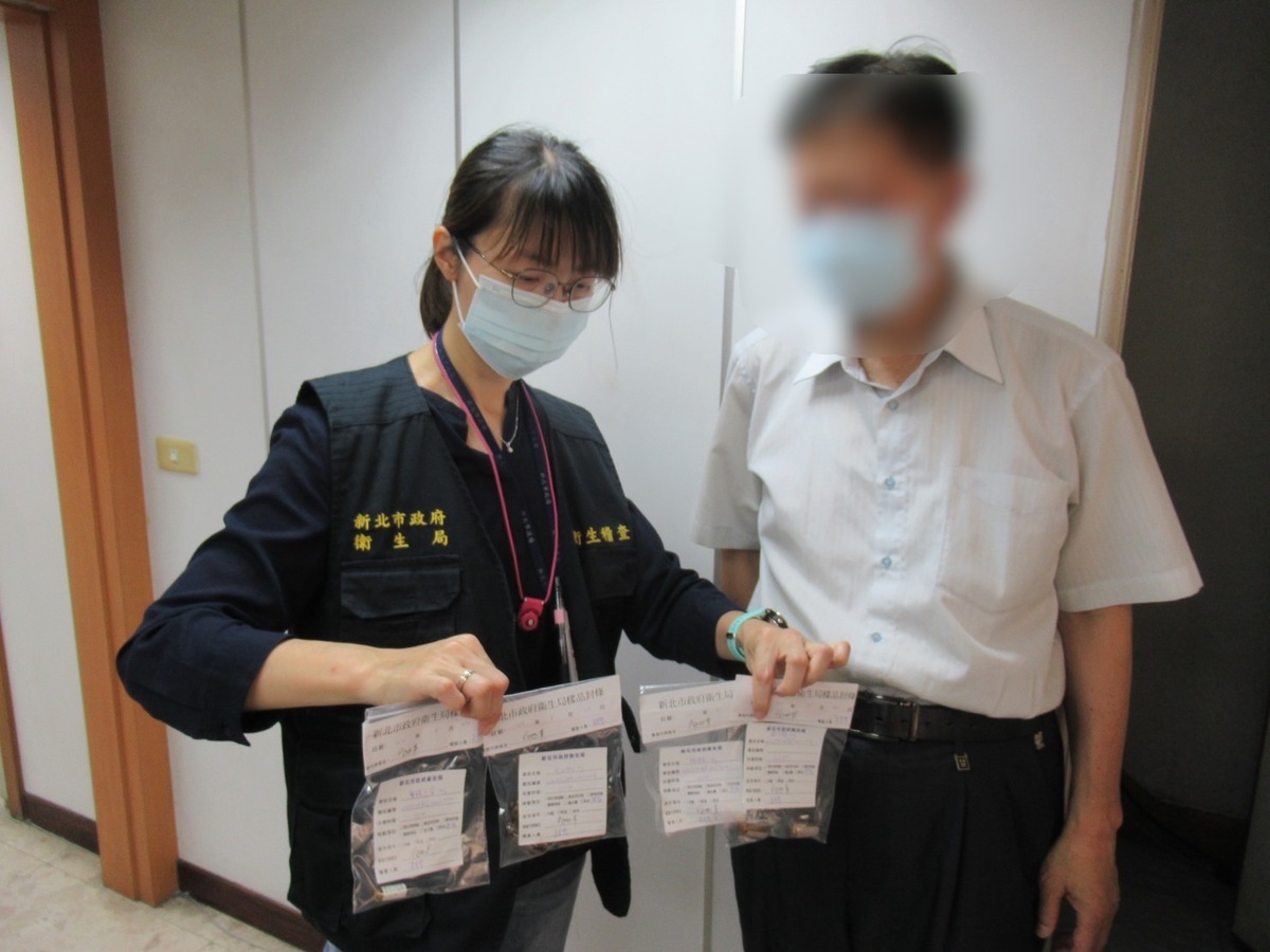 康福診所調劑逾期藥品情事，衛生局已依藥事法第 90 條規定，處新台幣15萬元罰鍰。 圖：新北市衛生局提供