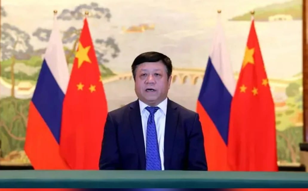中共駐俄羅斯大使張漢暉近日接受俄媒專訪時指出，烏俄戰爭本是「歐洲安全治理矛盾大爆發」。 圖：翻攝中國駐俄羅斯大使館官網