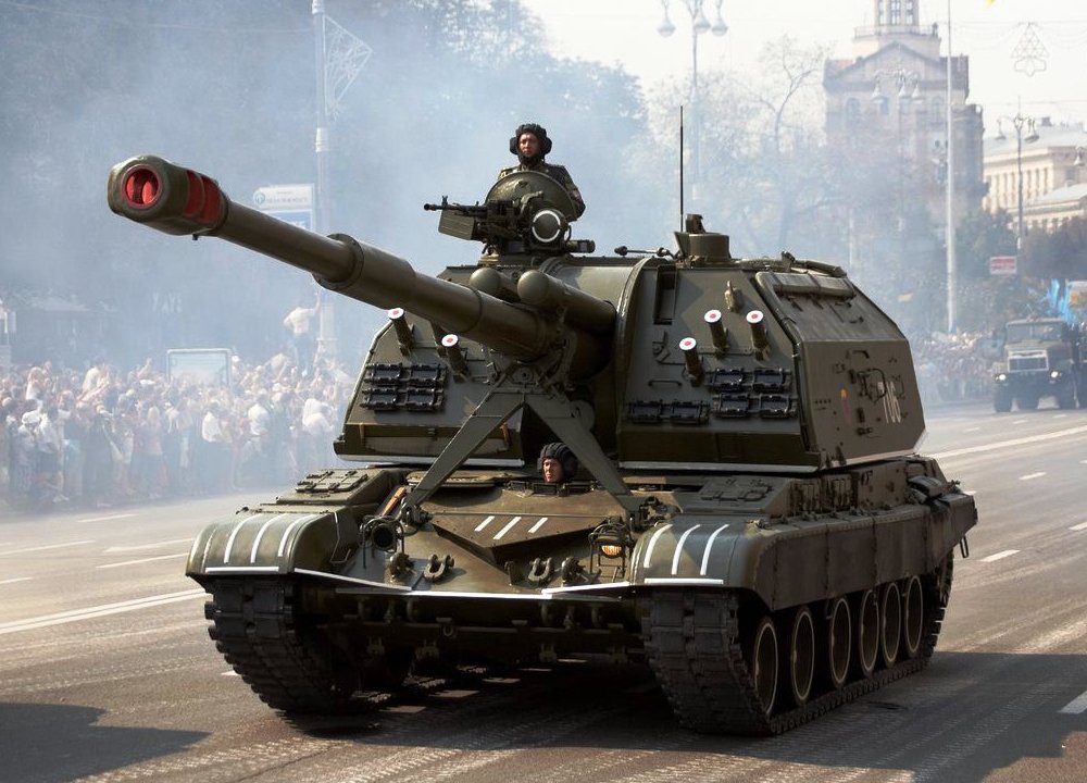 俄軍的2S19 Msta-S自走砲在今（15）日發生連環爆。 圖：取自維基百科。