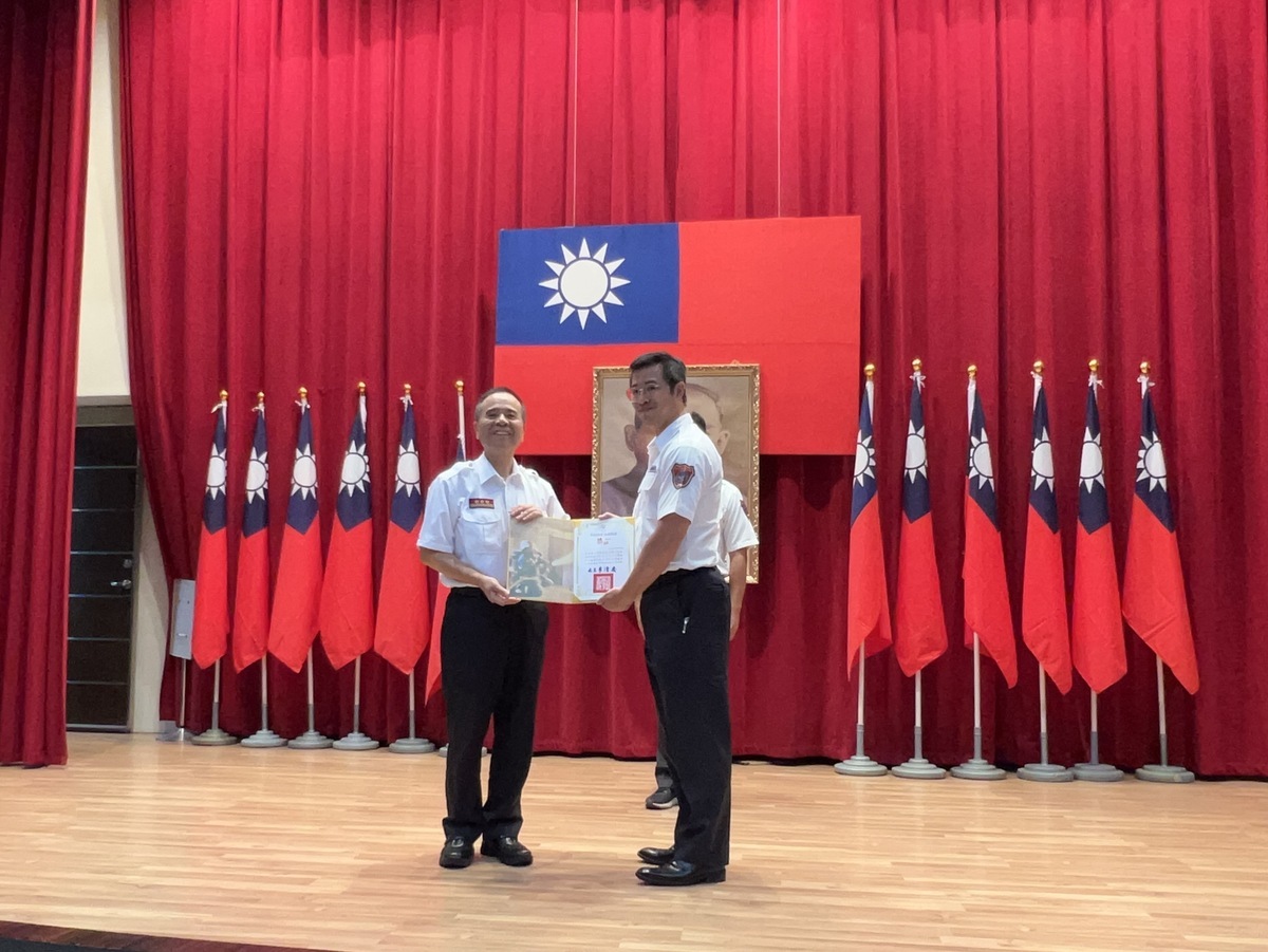 公務員應以服務為目的，消防員謹守崗位是職責所在，為民服務也是本份，不應收受任何財物餽贈。 圖：新北市消防局提供