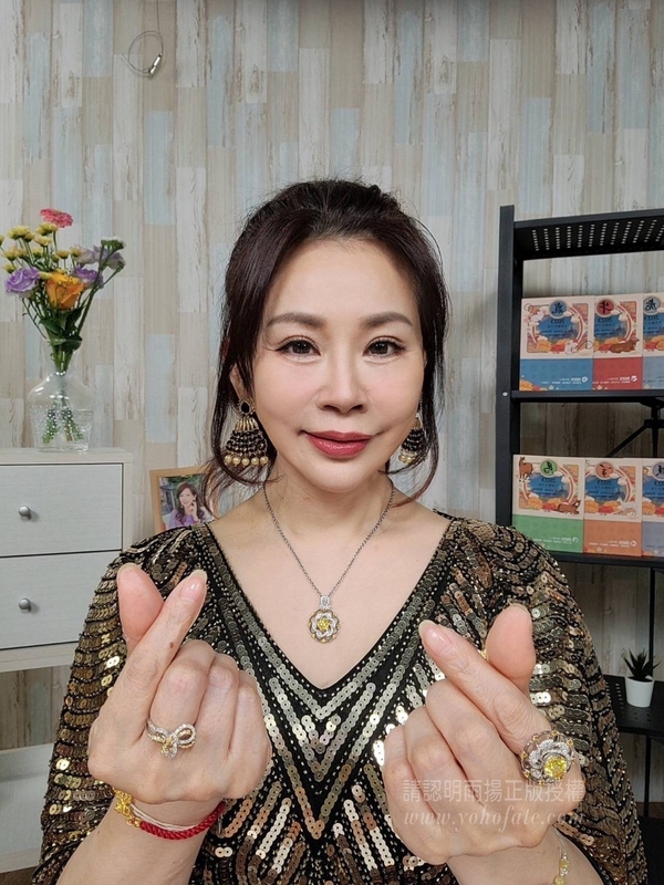 知名命理師雨揚老師，是業界有名的心靈導師，她目前任職雨揚國際董事長。  圖：雨揚國際／提供