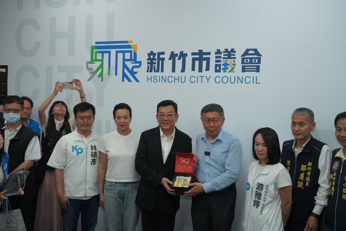 圖說：民眾黨主席柯文哲今天前往拜會新竹市議會議長許修睿。 圖 : 民眾黨/提供