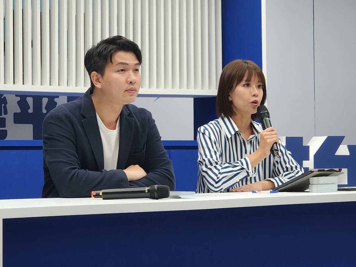 侯辦發言人江怡臻、呂家愷16日回應餵藥案中央組成跨部會小組協調處理時，以「遲到總比不到好」形容。 圖：侯友宜競選工作室 / 提供（資料照）