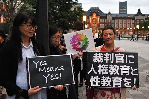 不少日本女性紛紛走上街頭抗議，司法對受侵犯女性的不公。 圖：翻攝自@UnseenJapanSite Twitter