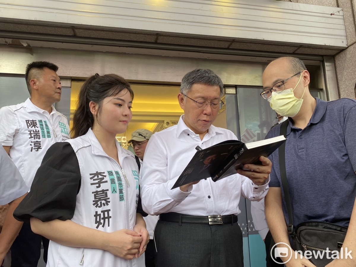 民眾黨總統參選人柯文哲今出席民眾黨桃園市八德區服務處開幕剪綵。 圖：林昀真 / 提供