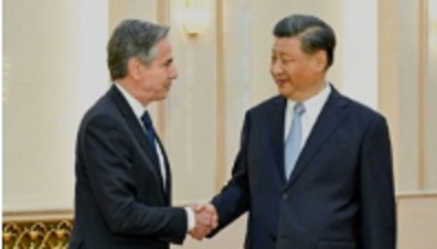中國國家主席習近平(右)今 ( 19 ) 日於人民大會堂接見美國國務卿布林肯。  圖 : 翻攝自騰訊網