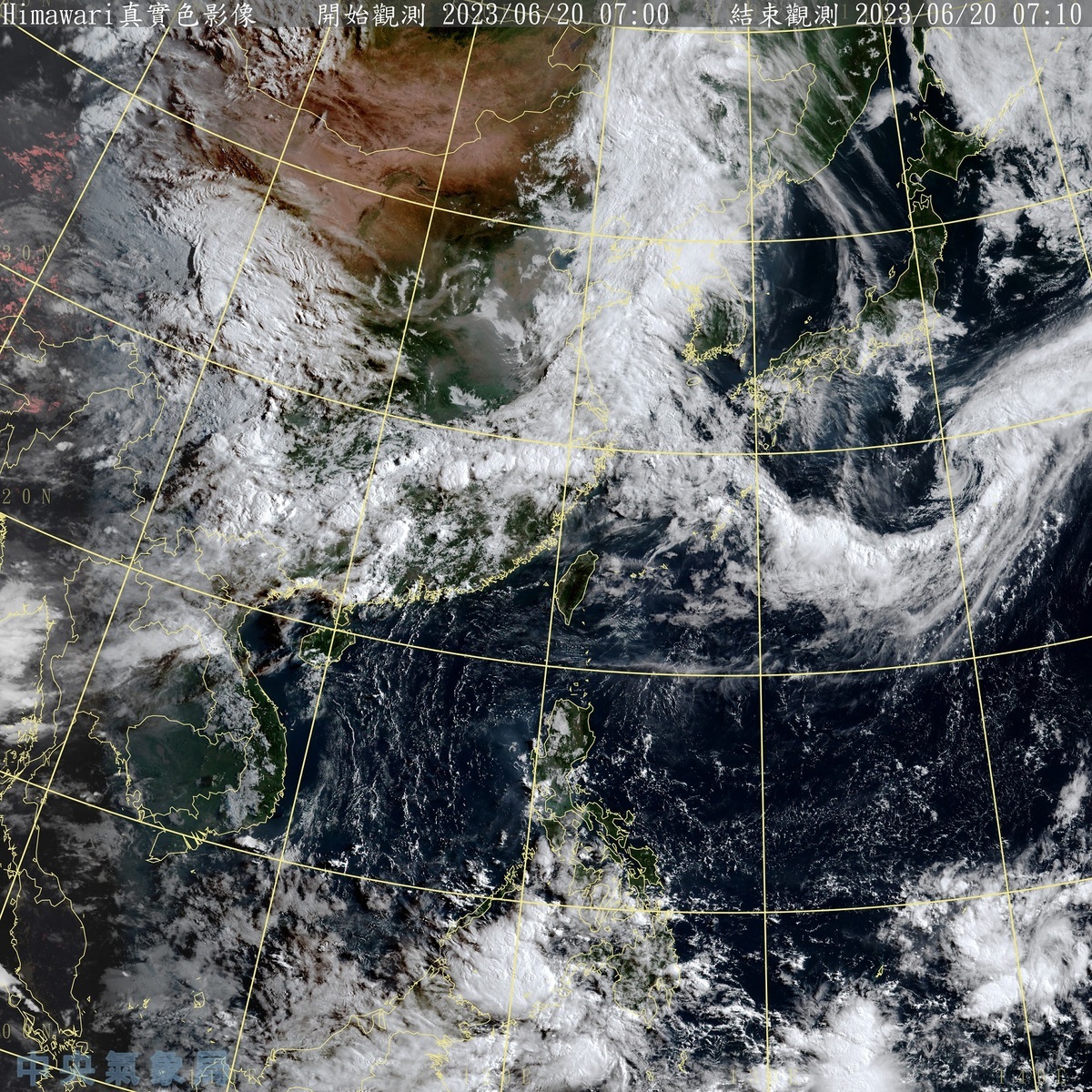 目前滯留鋒面在中國的長江流域，台灣上空則是萬里無雲，中央氣象局表示，受西南風影響，全台大多是多雲到晴的天氣。 圖：中央氣象局／提供