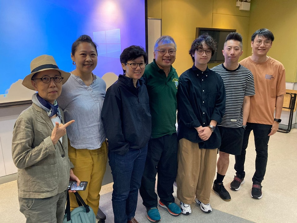 香港記協主席陳朗昇（中）表示，業界關注在新聞報導中能否使用含有「願榮光」歌曲的片段。 圖：翻攝自香港記者協會臉書