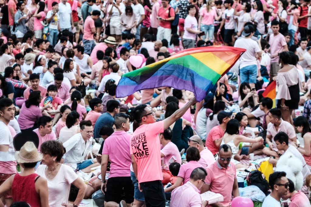 據最新民調，新加坡人民對同性婚姻合法化的支持度，自去年的27%，上升至32%。 圖：擷取自LGBT運動「Pink Dot」官網