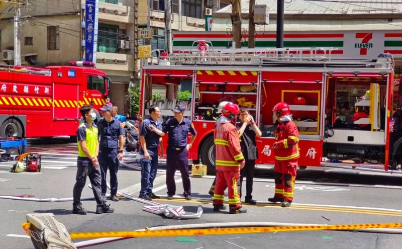 24日上午，竹縣竹北市瓦斯加壓站「整壓站軸流閥」內有雜物跑入，造成皮膜受損，進而引起致壓力過高釀災情，導致市區內多處瓦斯外洩及火警。 圖／翻攝畫面