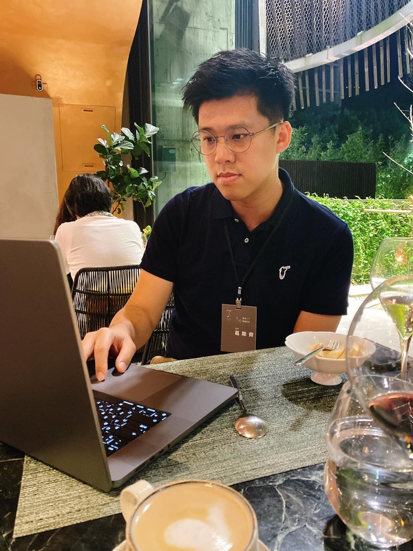 資深狗仔葛斯齊在節目中表示見過大小S的藥頭。 圖：翻攝自葛斯齊FB