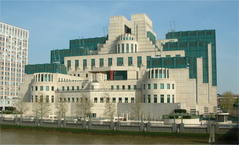 英國軍情六處最近傳出資安危機，總部附近被安裝中國製的監控攝影機。 圖：翻攝自維基百科