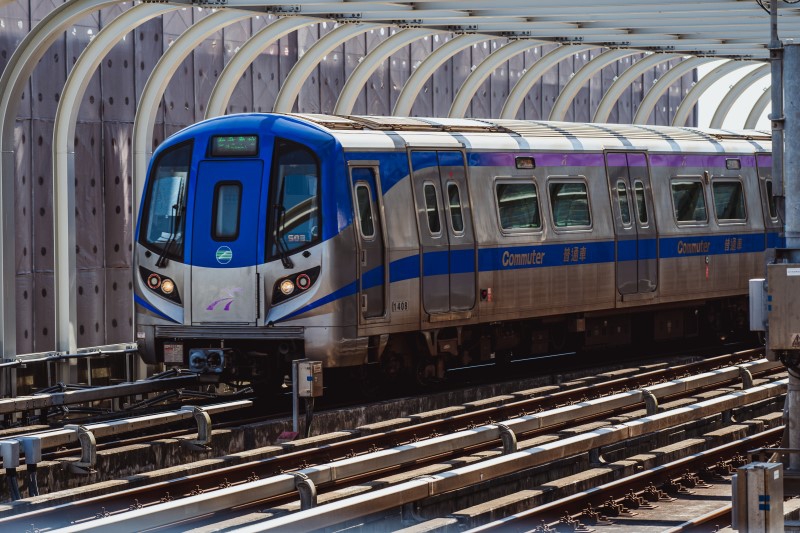 為了迎接1200基北北桃定期票新增的運量，將再增開7月3日北上普通車1班，8月1日起增開3班直達車，希望能讓通勤族搭車更方便。 圖：桃園機場捷運／提供