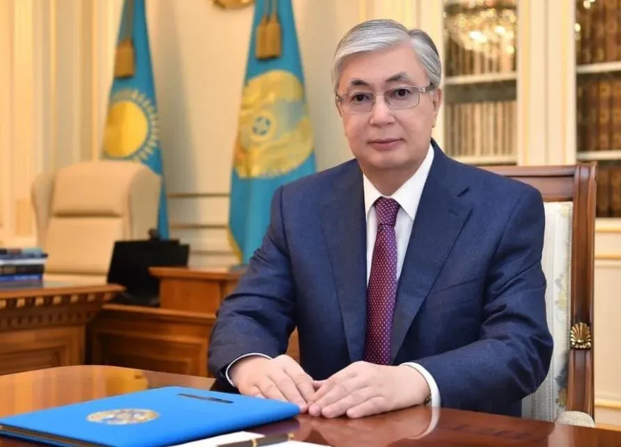對於普丁情求幫助一事，哈薩克斯坦總統托卡耶夫只是做出一些官方說法，沒有任何出兵平定俄羅斯內亂的舉動。圖為托卡耶夫。 圖：翻攝自力波觀察
