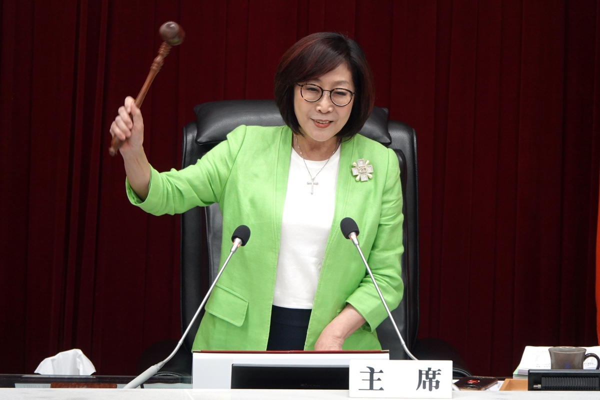 康裕成落槌宣布議會本會期正式閉幕。 圖：高雄市議會/提供