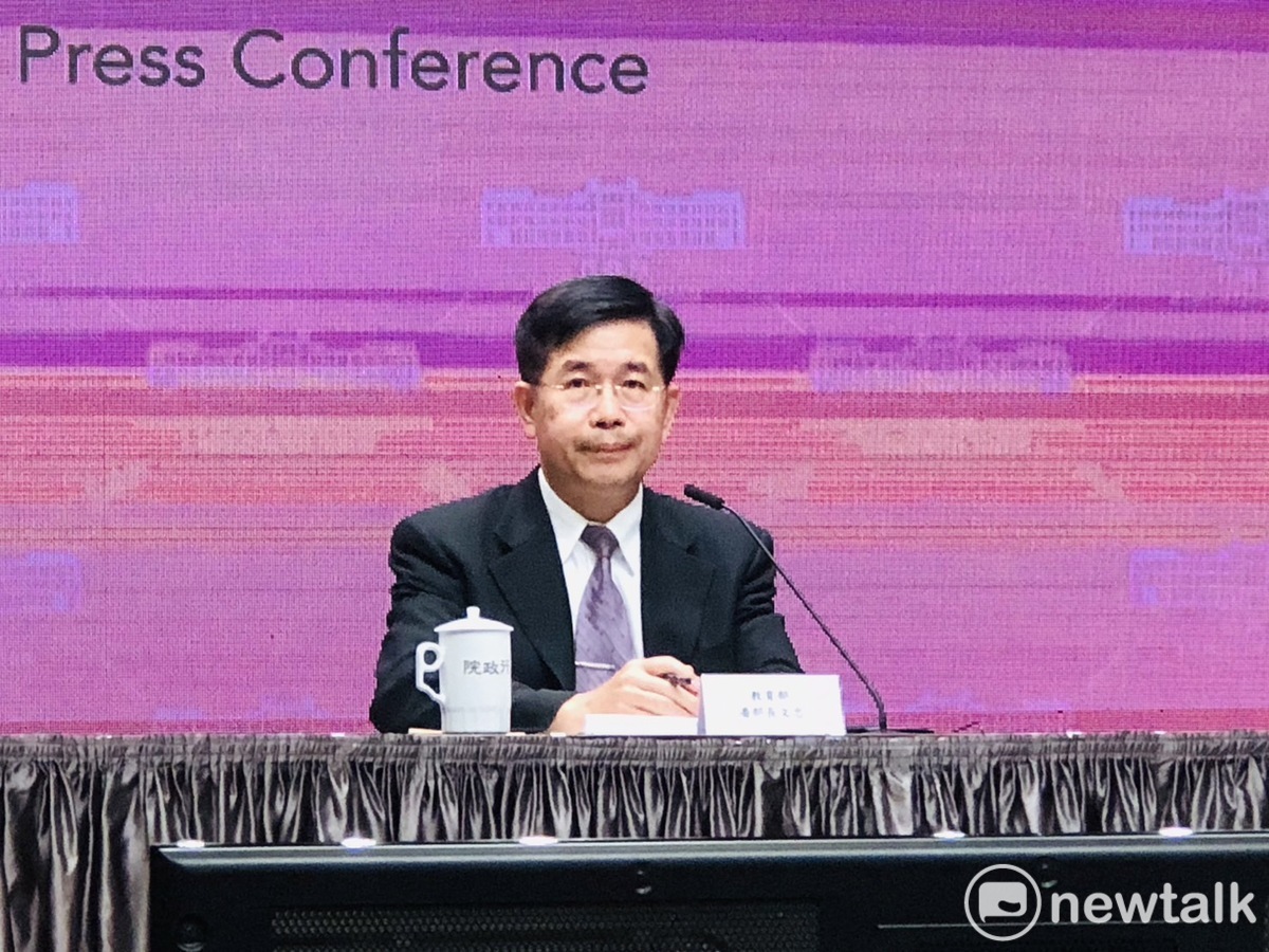 教育部長潘文忠今（29）天列席行政院會後記者會。 圖：謝莉慧/攝
