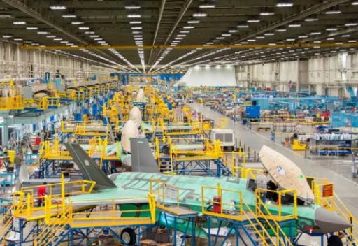 雷神公司製造F-35戰機的工廠。 圖 : 翻攝自浩外同學
