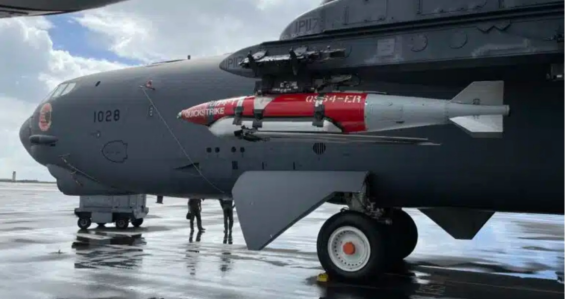 美國空軍B-52H「同溫層堡壘」戰略轟炸機3月份成功測試在40英里外投放快速打擊增程型「QS-ER」水雷。 圖：翻攝U.S. Air Force