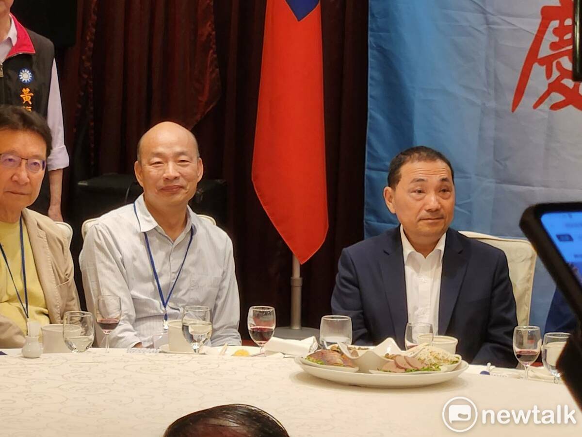 侯友宜1日與韓國瑜同台，一開始兩人座位有些距離，互動較少，讓外界感覺侯韓兩人之間的陌生。 圖：黃建豪/攝（資料照片）