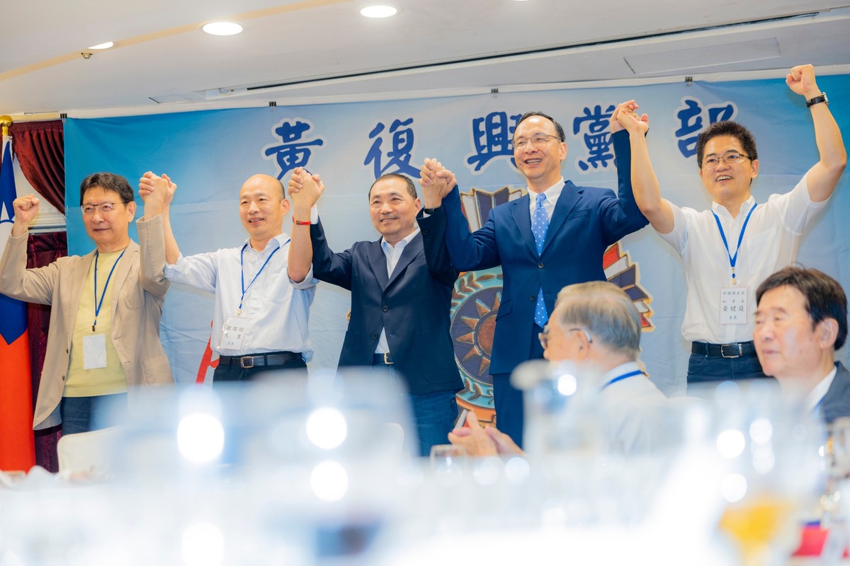 侯友宜1日出席黃復興黨部成立67週年會慶暨動員大會，與前高雄市長韓國瑜同台。 圖：翻攝侯友宜臉書
