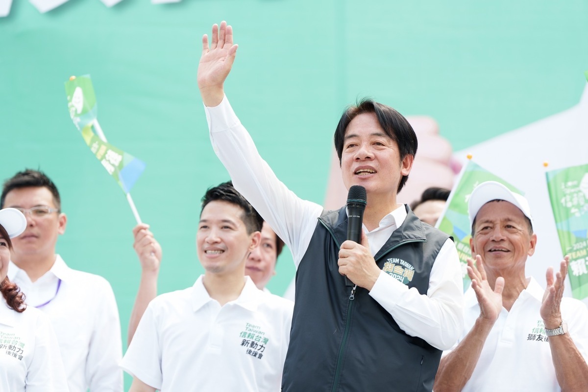 民進黨主席賴清德2日上午出席由立委何志偉舉辦的「新動力信賴台灣後援會成立大會」。 圖：賴清德競辦提供
