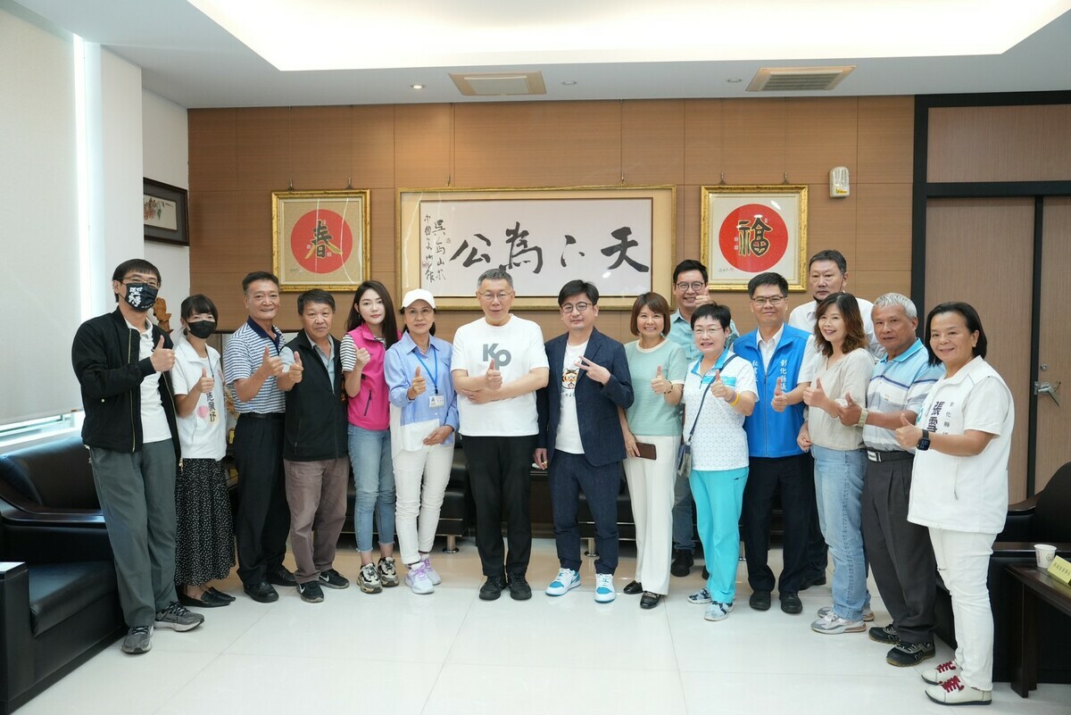 民眾黨總統參選人柯文哲今前往彰化縣議會出席與運動員有約座談會。 圖：民眾黨 / 提供