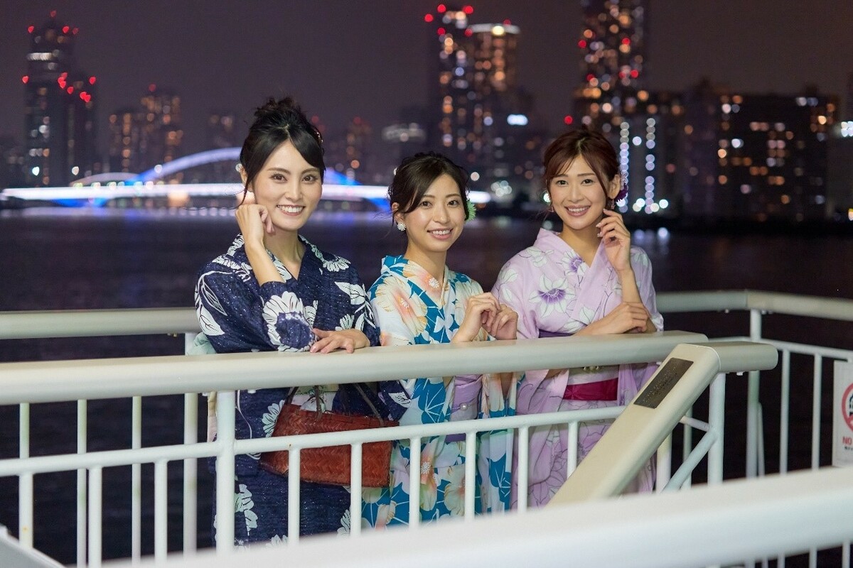 今夏穿上傳統浴衣搭遊船看煙火賞夜景，感受滿滿東京夏日風情。 圖：Ⓒ東海汽船／提供