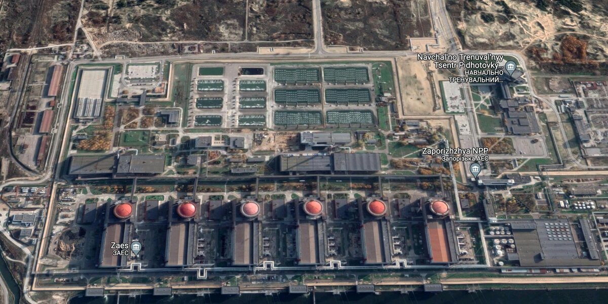 烏克蘭武裝部隊總參謀部今日則宣稱，據情報顯示，俄軍前一天已在扎波羅熱第三和第四機組的外放置了類似爆炸裝置的物體。 圖：擷取自推特@standingRock6
