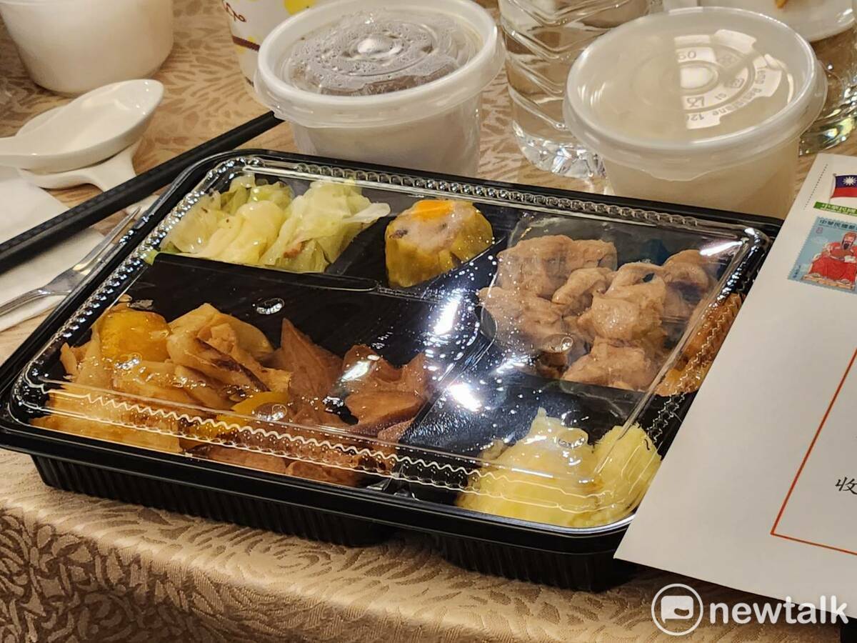 「厚友誼後援會」餐敘菜色。 圖：黃建豪/攝