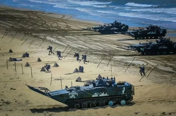 解放軍近年來頻繁舉行兩棲登陸作戰演習，威脅台海安全。 圖 : 翻攝自蔡孟軒.TW（資料照）。