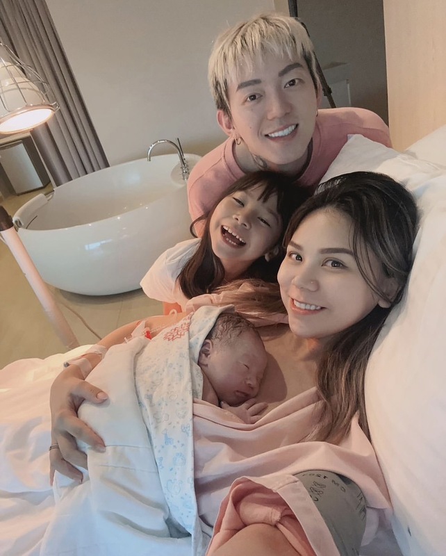 蕾菈曬一家四口合照。 圖：翻攝自蕾菈Lyla IG