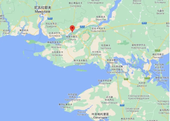 橫跨第聶伯河的安東諾夫斯基大橋地理位置圖。 圖：翻攝自蓁蓁說