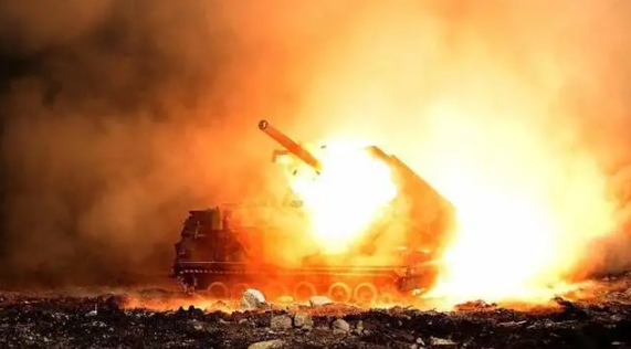 烏軍用火箭砲攻擊俄軍。 圖：翻攝自蓁蓁說