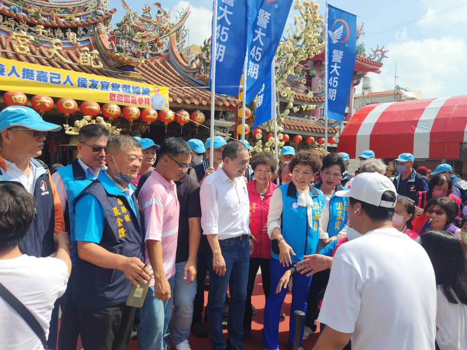 侯友宜回「嘉」拉票，喊出嘉義人挺嘉義人，希望翻轉持續低迷的民調。 圖：翻攝自游毓蘭臉書