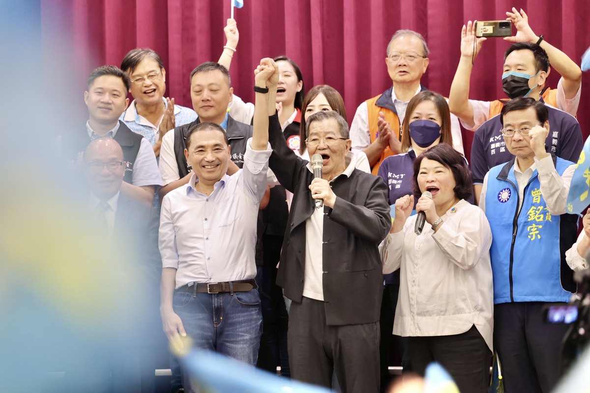 前總統蕭萬長籲嘉義鄉親這次一定要讓侯友宜當選，讓侯為中華民國做事。 圖：侯友宜競辦/提供