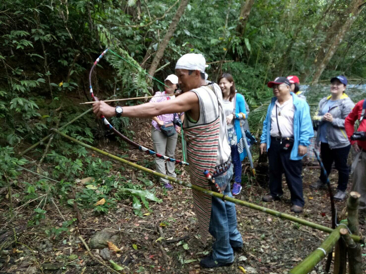 烏來福山部落悠遊行結合了生態旅遊以及扶植部落產業，本著多年對部落注入的關懷和努力，號召在地原住民投入參與，以更親近「人」的遊程走入部落，讓導覽更生動、更精彩。 圖：新北市政府提供