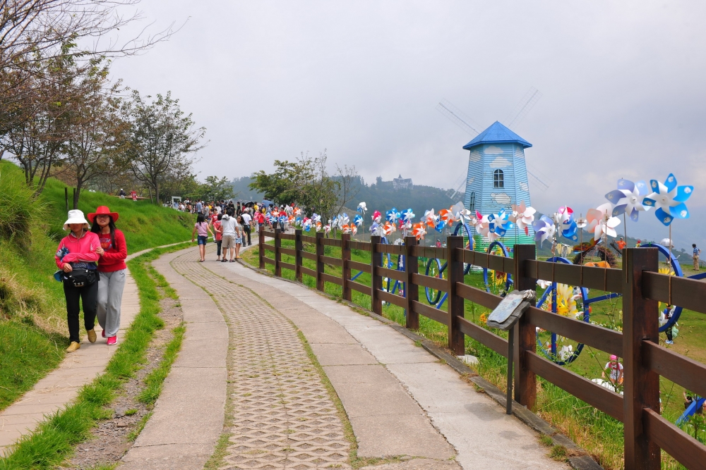 端午連假期間，全台觀光旅遊車流量增加，公路總局預估有39處省道路段、11處大型遊樂場、觀光景點及活動。 圖：翻攝自清境農場網站