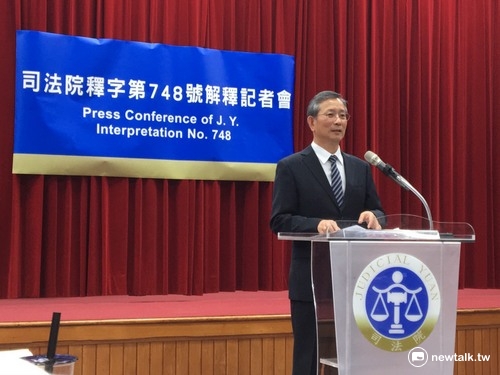 今日同婚釋憲案內容由司法院祕書長呂太郎宣告。 圖：鍾孟軒/攝