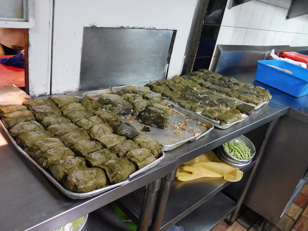台北市的祥福餐廳疑誤用姑婆芋的葉子製作荷葉粉蒸排骨，導致民眾誤食中毒。 圖:台北市政府衛生局提供