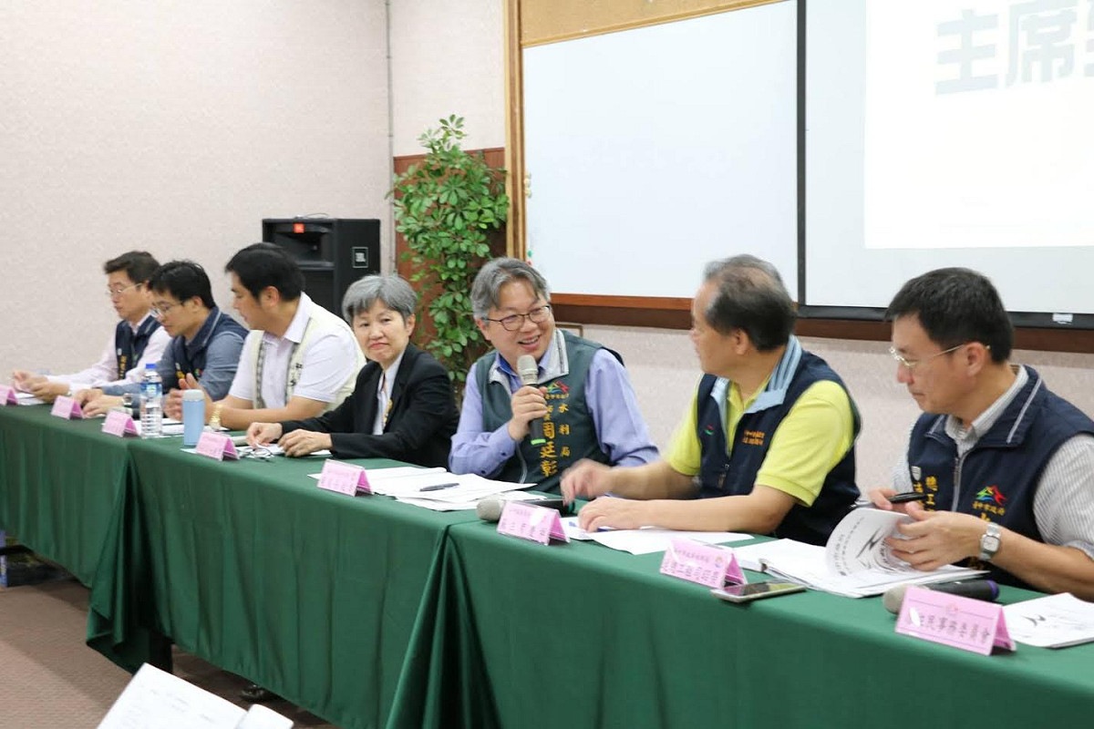 台中市水利局與新聞局今天共同舉行第26次和平專案會議，由周廷彰與新聞局副局長吳超男共同主持，邀請和平區民眾與會，針對在地議題進行意見交流。 圖：台中市政府提供
