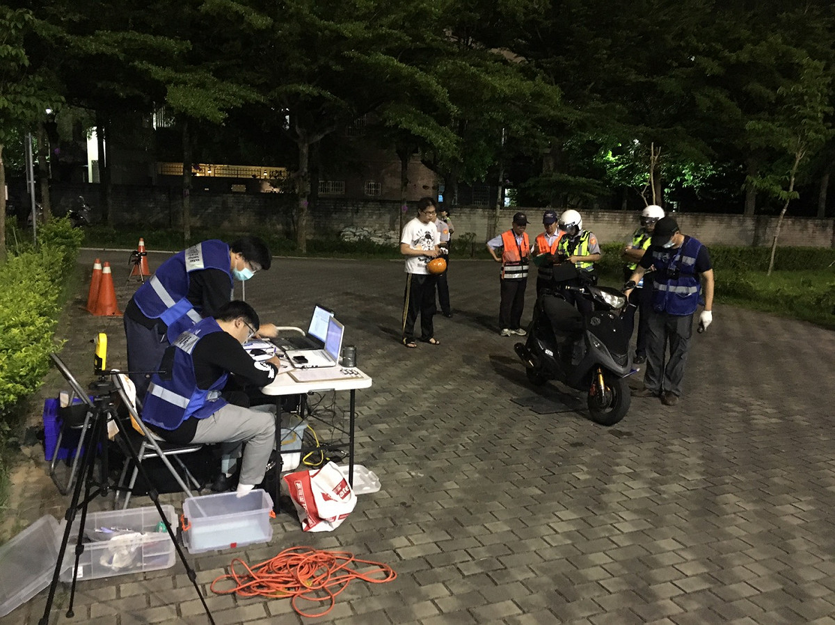 台中市長林佳龍今 (30) 日在臉書po文指出，市府依「噪音管制法」，揪出影響安寧的車輛決不縱容。 圖 : 台中市政府 /提供