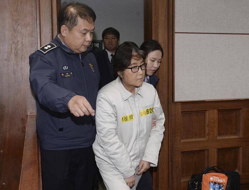 韓國朴槿惠政府親信門醜聞核心人物崔順實的女兒鄭尤拉，30日(當地時間)被丹麥檢方引渡返韓。圖為崔順實。 圖：達志影像/美聯社（資料照）
