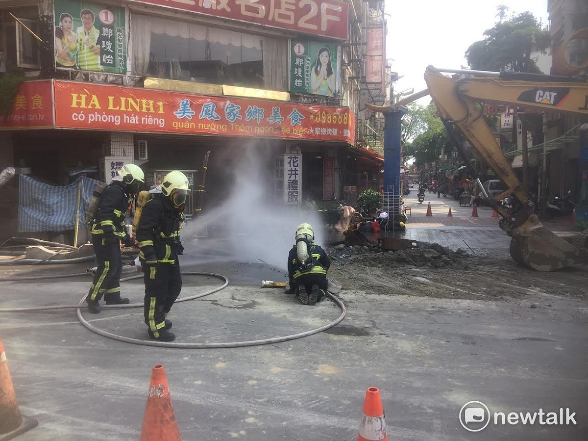 今年五月台中市光復路、繼光街口也曾發生下水道工程瓦斯外洩意外。 圖：台中市消防局提供